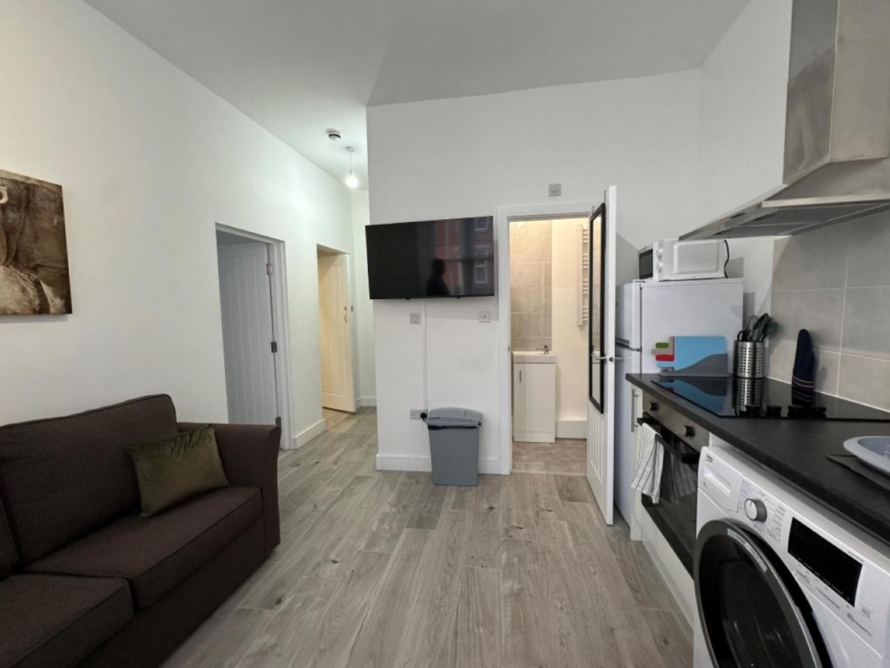 Studio Flat 2A Central 科尔温湾 外观 照片