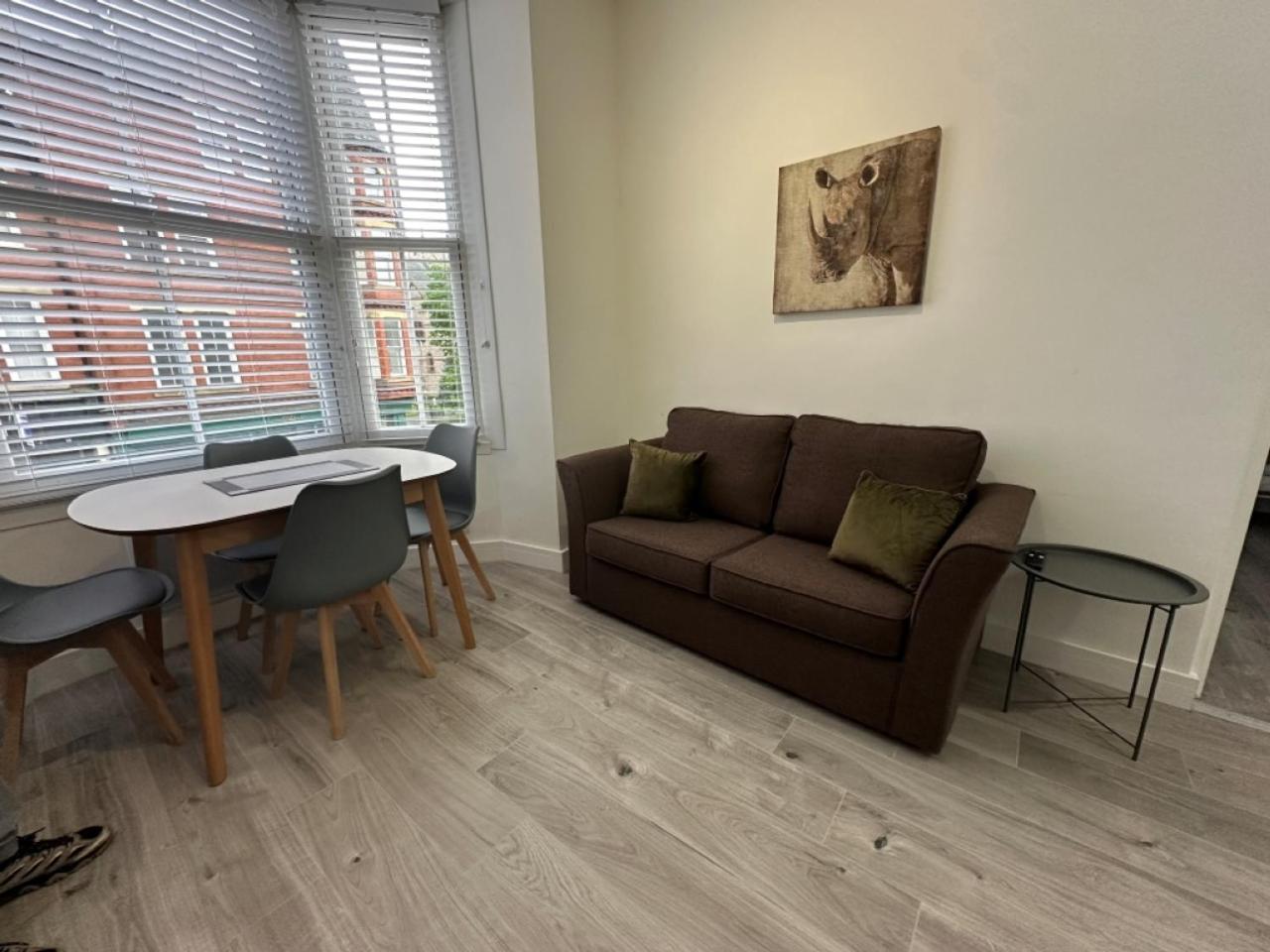 Studio Flat 2A Central 科尔温湾 外观 照片
